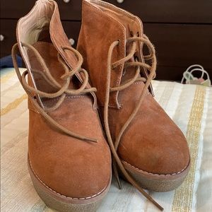 Urban Outfitters Bdg wedge heeled bootie. Kognac size 8.